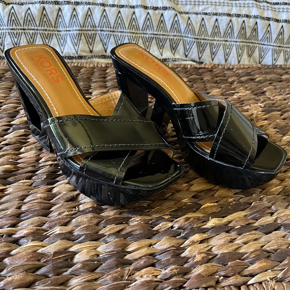 Michael Kors Women’s Black Patent Leather Chunky Block High Heels Size 7.5